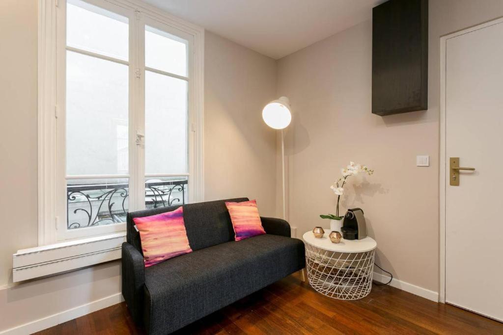 Апартаменты Modernized Studio - Meters From The Invalides Gardens Париж Экстерьер фото